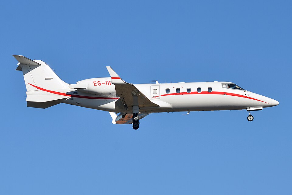 File:Panaviatic, ES-III, Learjet 60 (16638435008).jpg