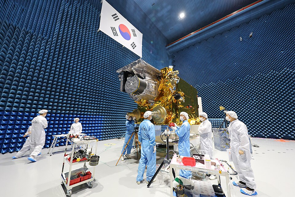 File:천리안 2A호 전자파 시험(4) (1061).jpeg