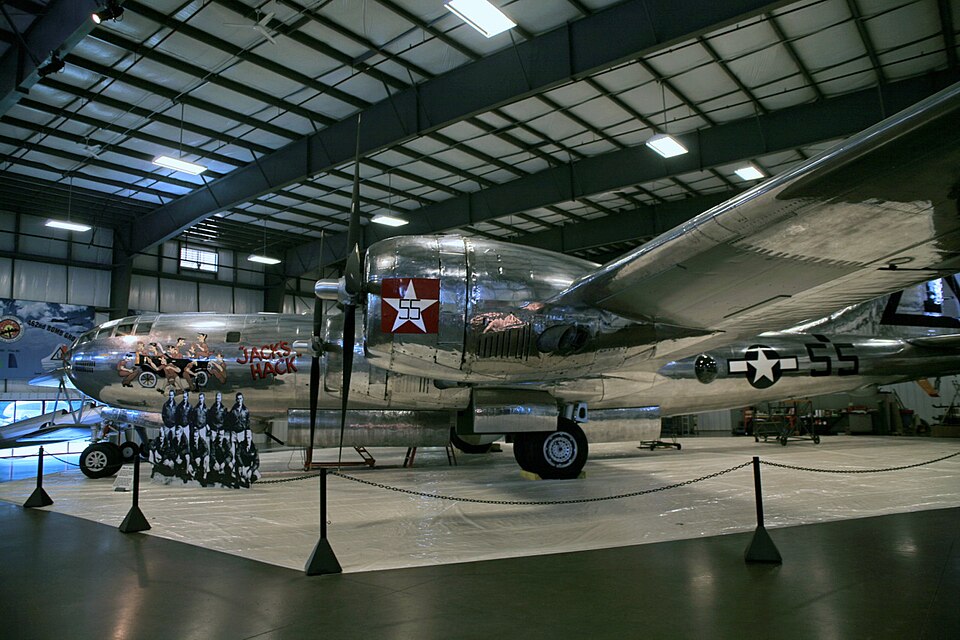 File:Boeing B-29A Superfortress (2835392764).jpg