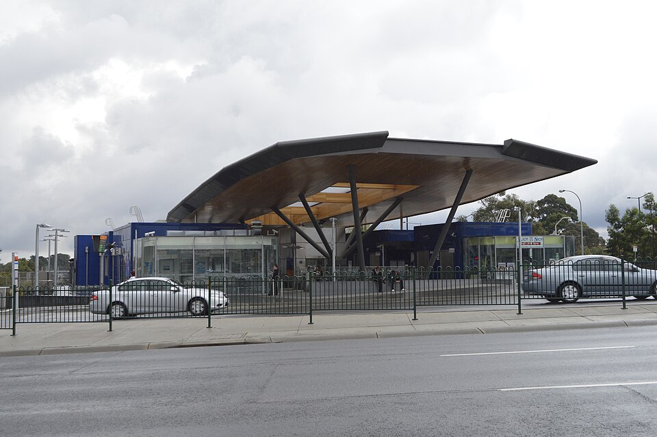 File:Nunawading Railway Station exterior.jpg