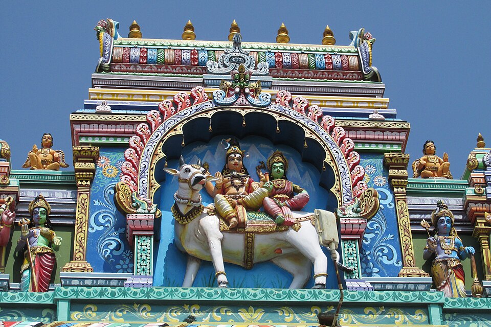 File:Pasuvanthanai temple arch detail.JPG