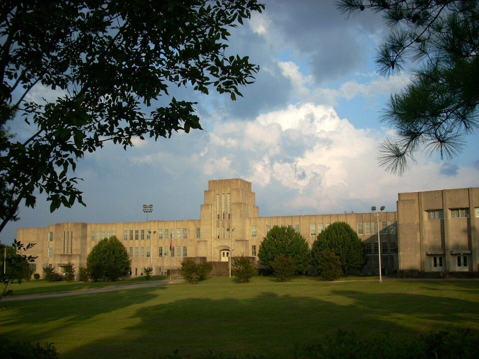 File:Bailey Magnet School (2902804871).jpg
