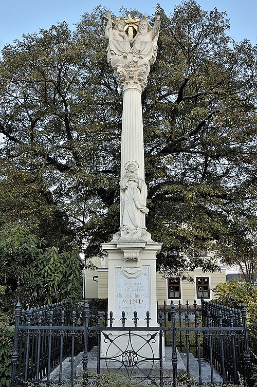 File:Dreifaltigkeitssäule Drösing.jpg
