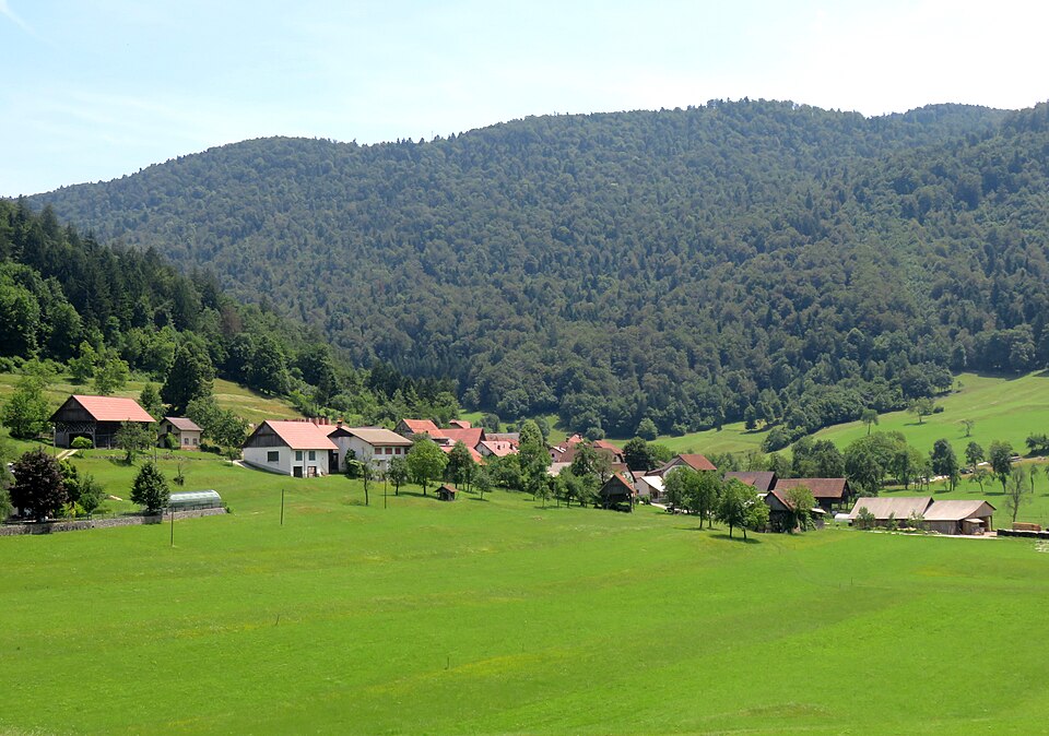 File:Gorenja Brezovica Slovenia 3.jpg