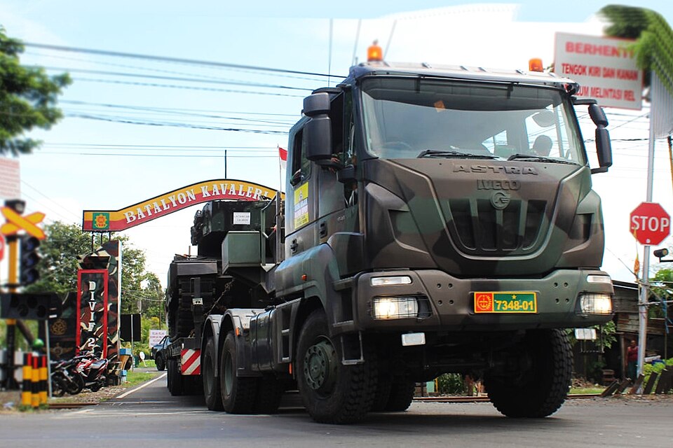 File:Iveco Astra Kostrad TNI AD.jpg