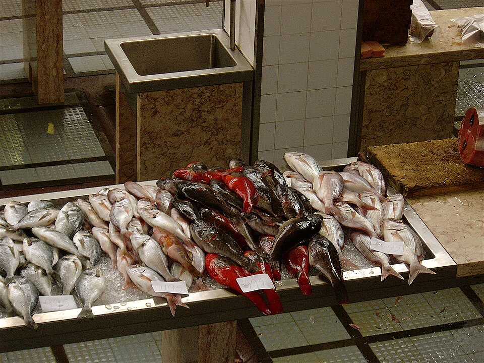 File:Madeira Markt in Funchal.JPG