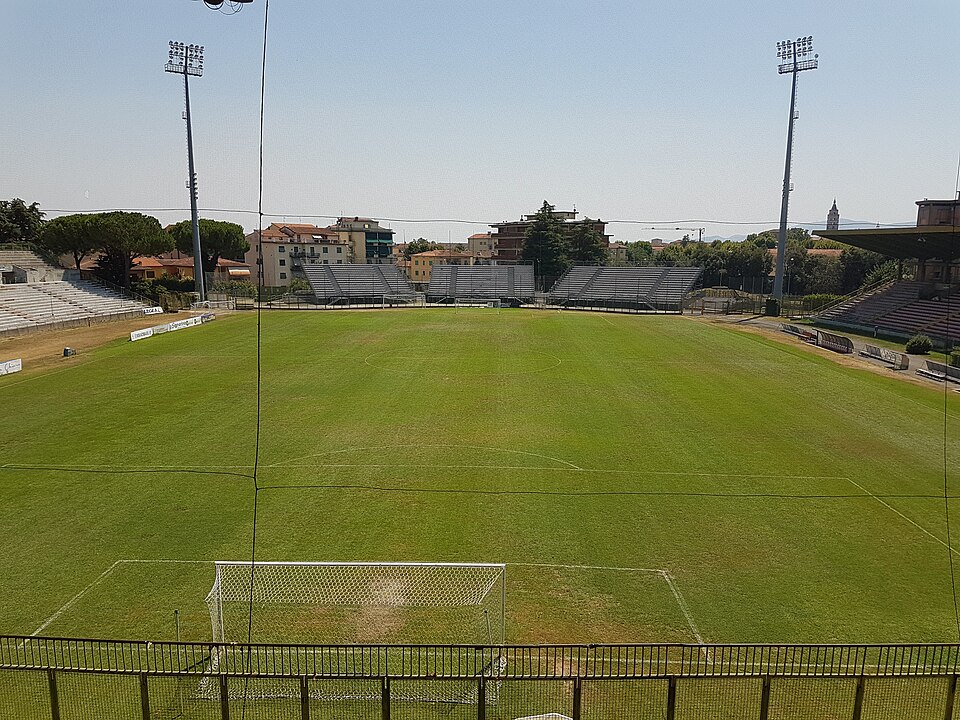 File:Stadio Marcello Melani, U.S. Pistoiese.jpg