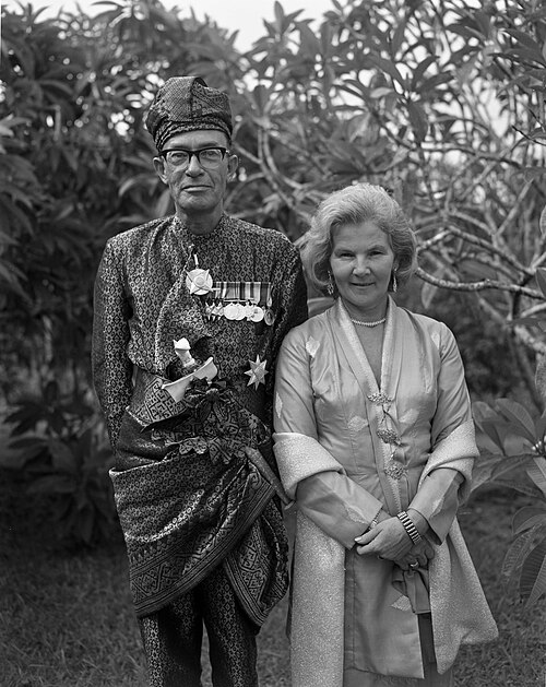 File:Dato and Datin Lloyd-Dolbey.jpg