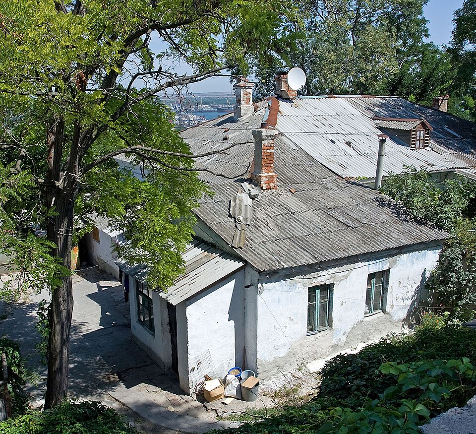 File:Kerch Housing.jpg