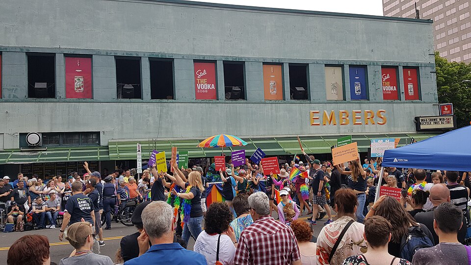 File:Portland Pride, 2017 - 08.jpg