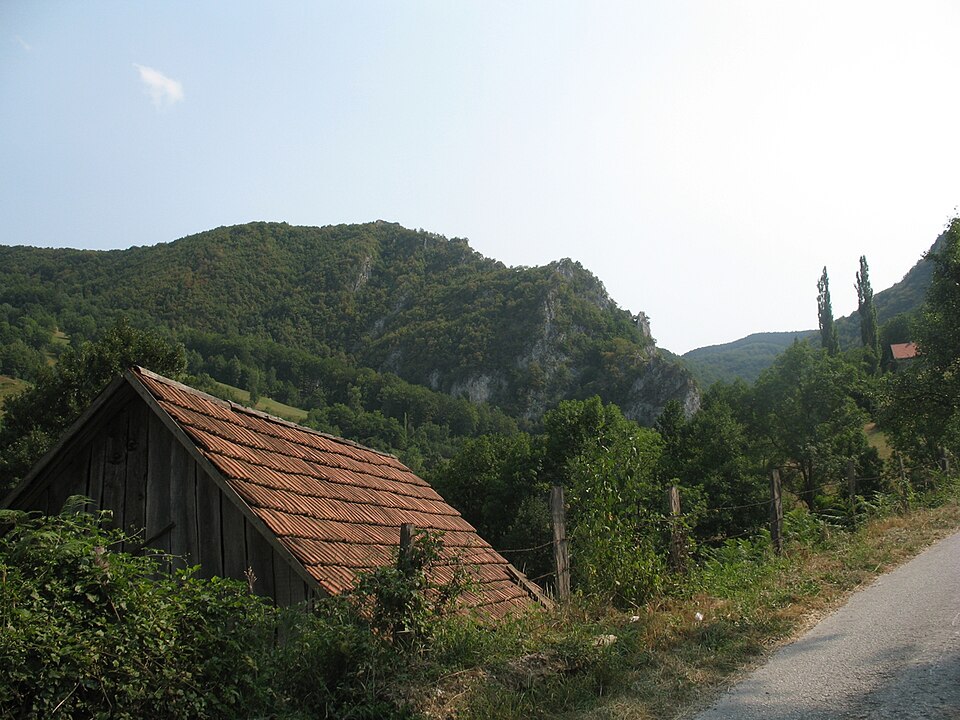 File:Solotnik iz daljine2.jpg