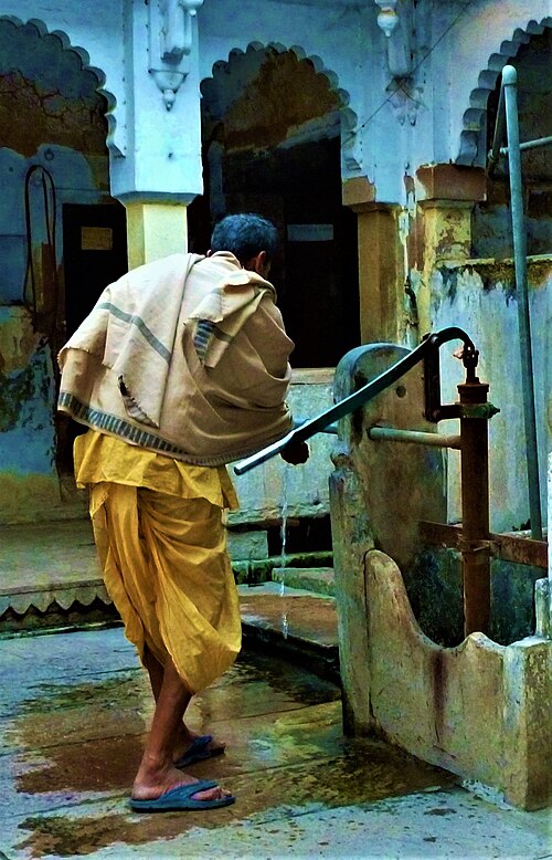File:Water pump, Varanasi (15563170660) Cropped.jpg