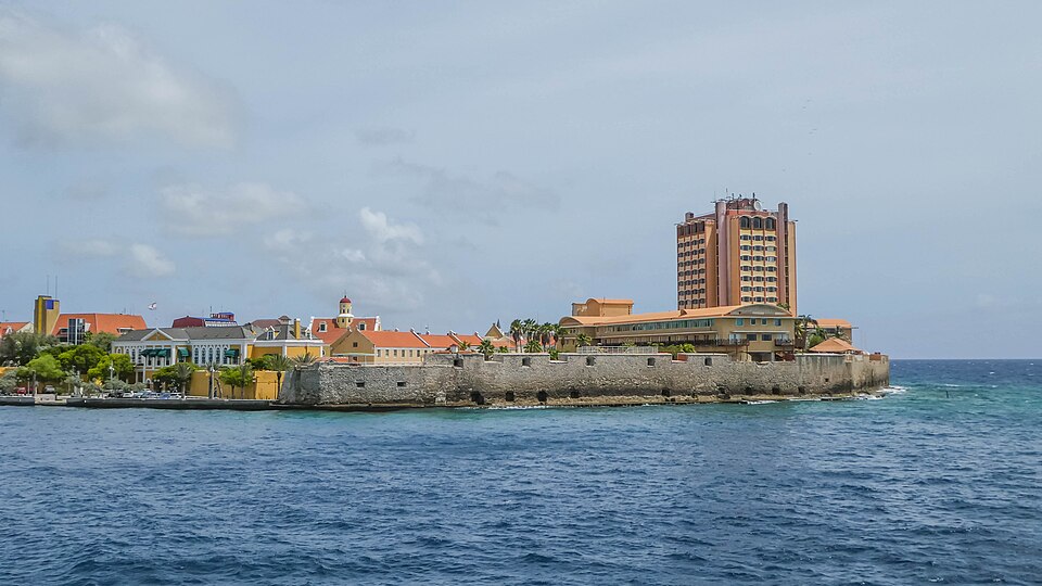 File:Waterfort, Willemstad (30833425490).jpg
