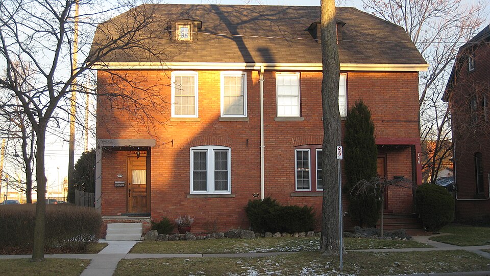 File:704-716 Monmouth.JPG