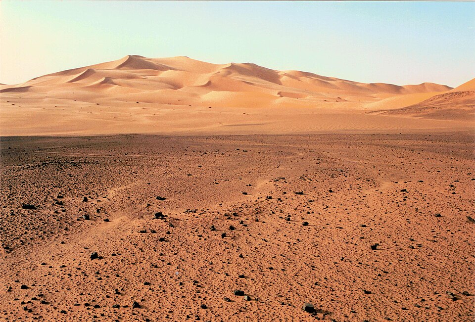 File:Dune in Erg Issaouane.jpg