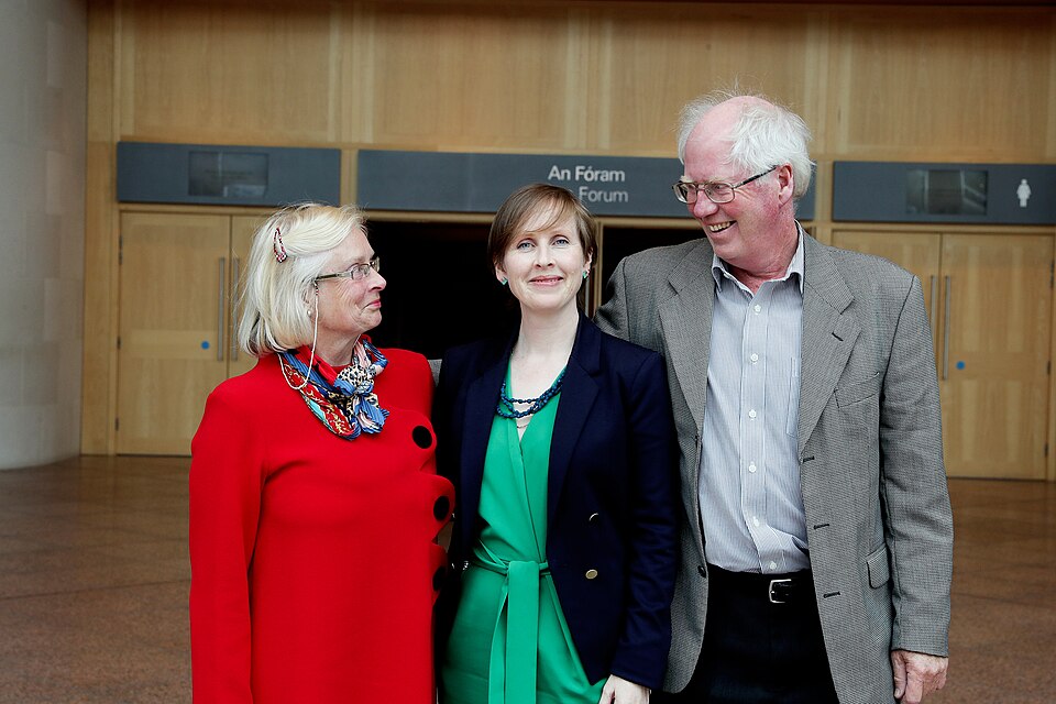 File:Pauline O'Reilly and parents, 2020.jpg