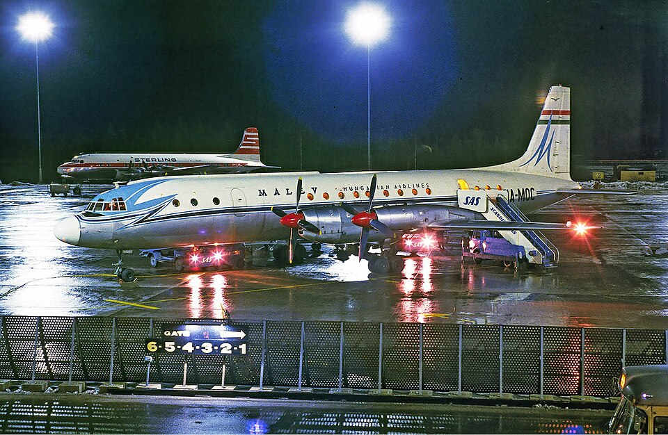 File:Malev Ilyushin Il-18D Söderström.jpg