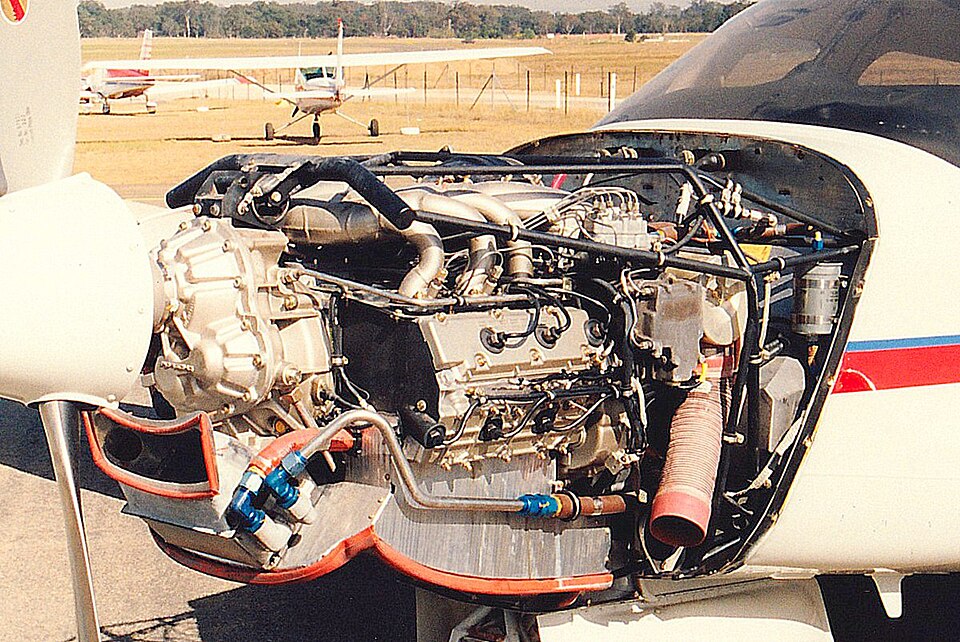 File:PFM 3200 engine.JPG