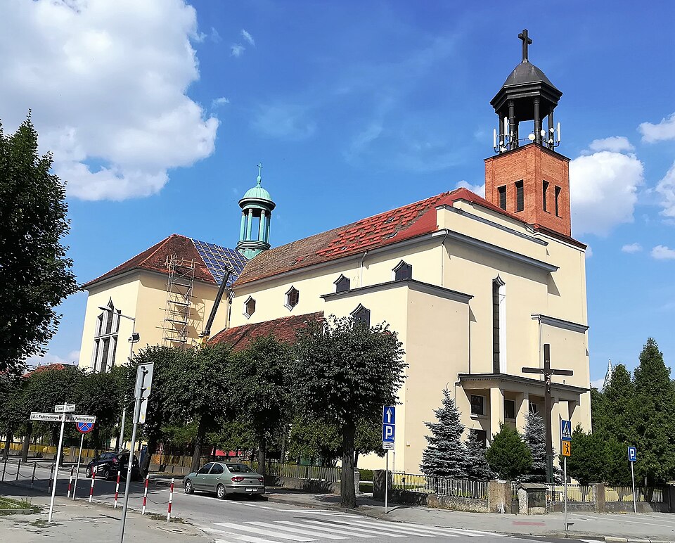 File:Christ the King church in Jarocin.jpg