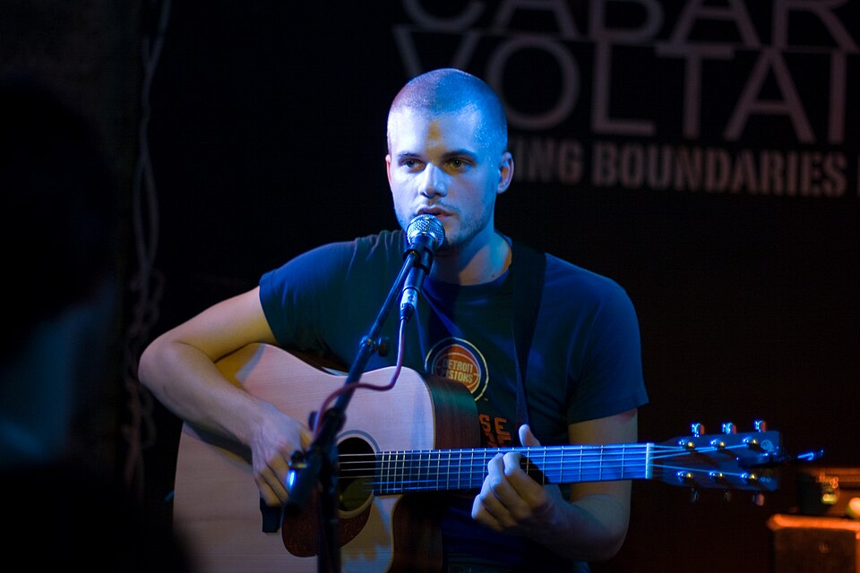 File:Jay Brannan, Edinburgh 2008.jpg