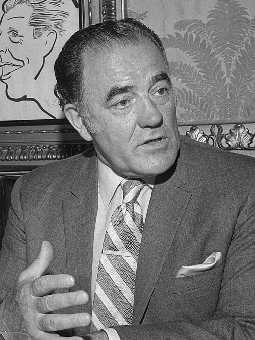 File:Louis L'Amour 1970 (cropped).jpg