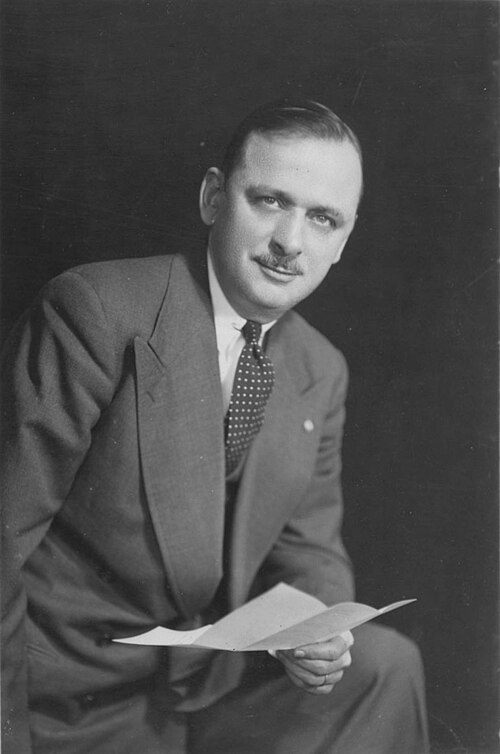 File:Maurice Bourget PA-047087.jpg