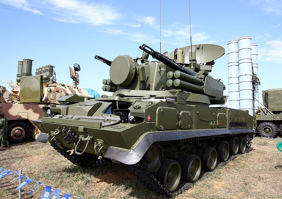 File:Tunguska M1 at the MAKS-2011 (01).jpg