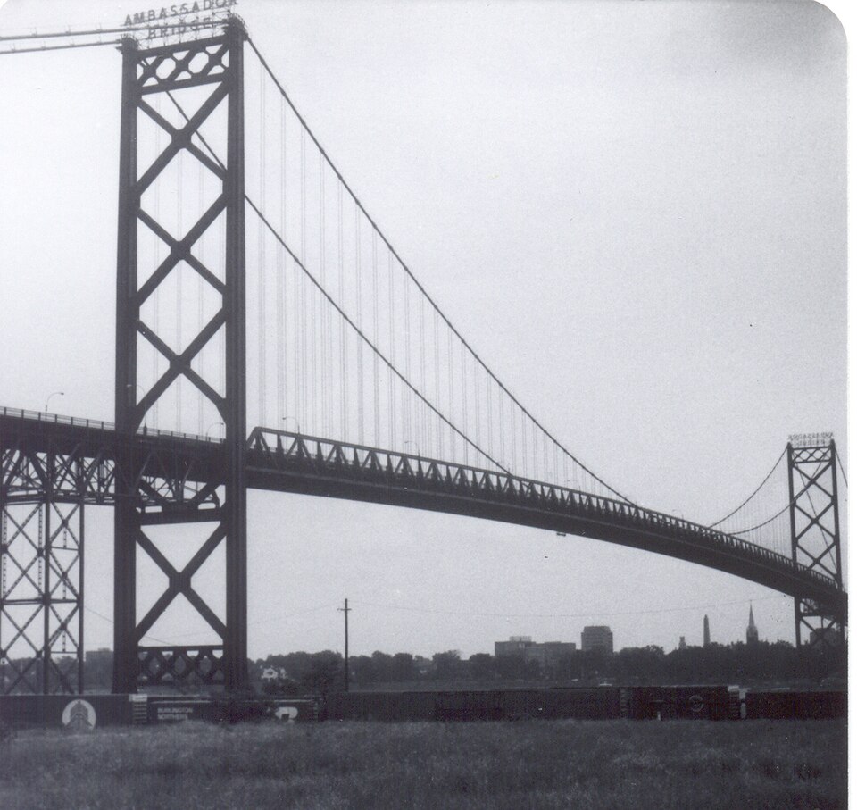File:Ambassador Bridge (Detroit River).jpg