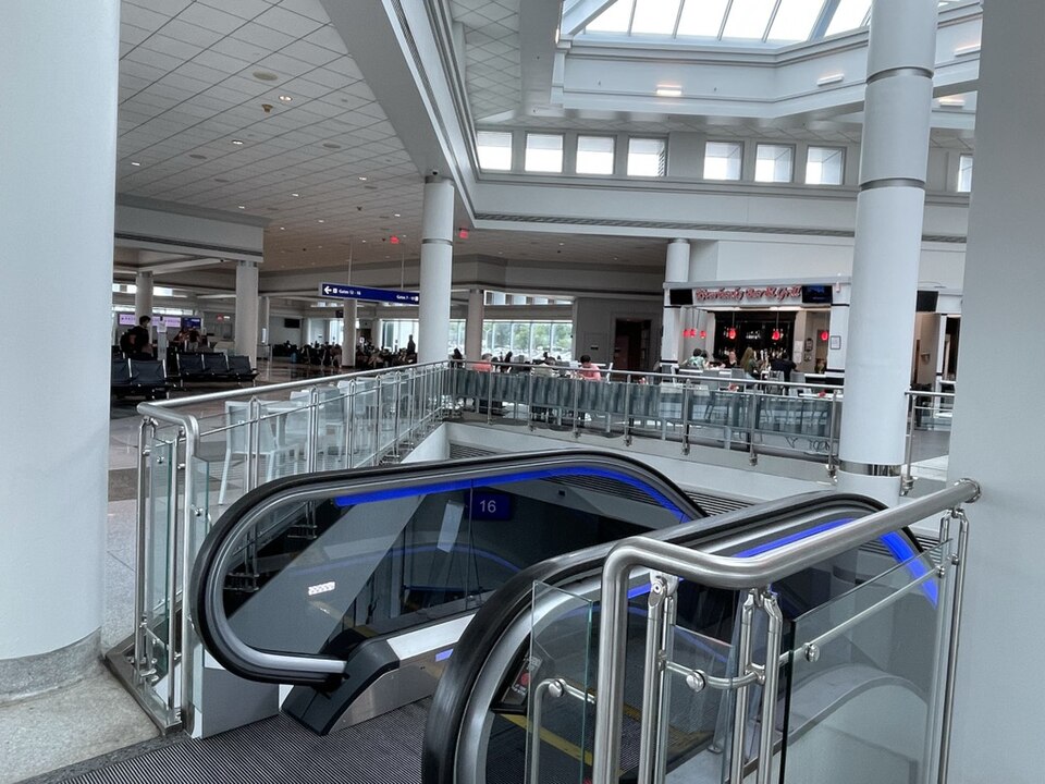 File:Columbia Metropolitian Airport (CAE) 2.jpg