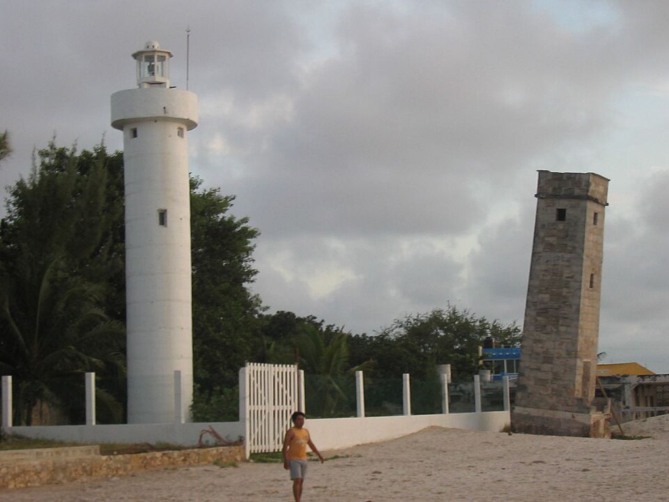 File:Lighthouses of Celestun.jpg