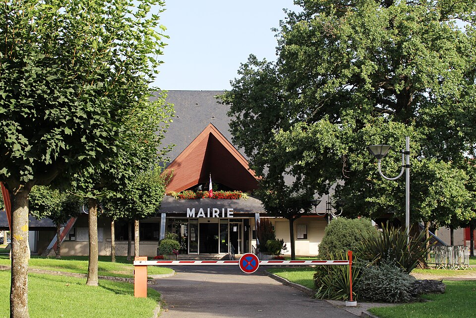 File:Mairie de Bordères-sur-l'Échez (Hautes-Pyrénées) 1.jpg