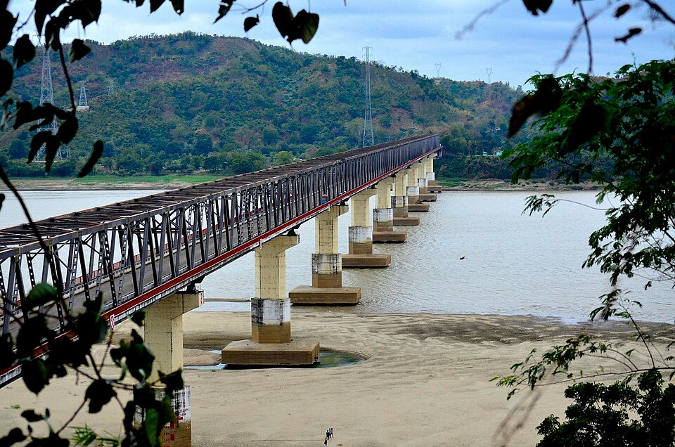 File:Nawaday Bridge.jpg