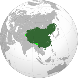 The Qing dynasty at its greatest extent in 1760, with modern borders shown for the rest of the world. Territory that it claimed but did not control is shown in light green.