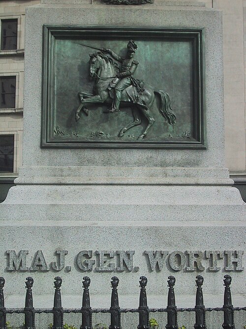 File:WJWorthMonument.JPG