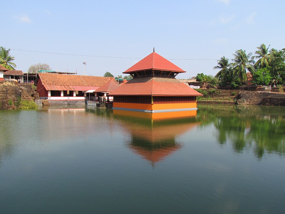 File:Ananthapuram Lak Temple.JPG