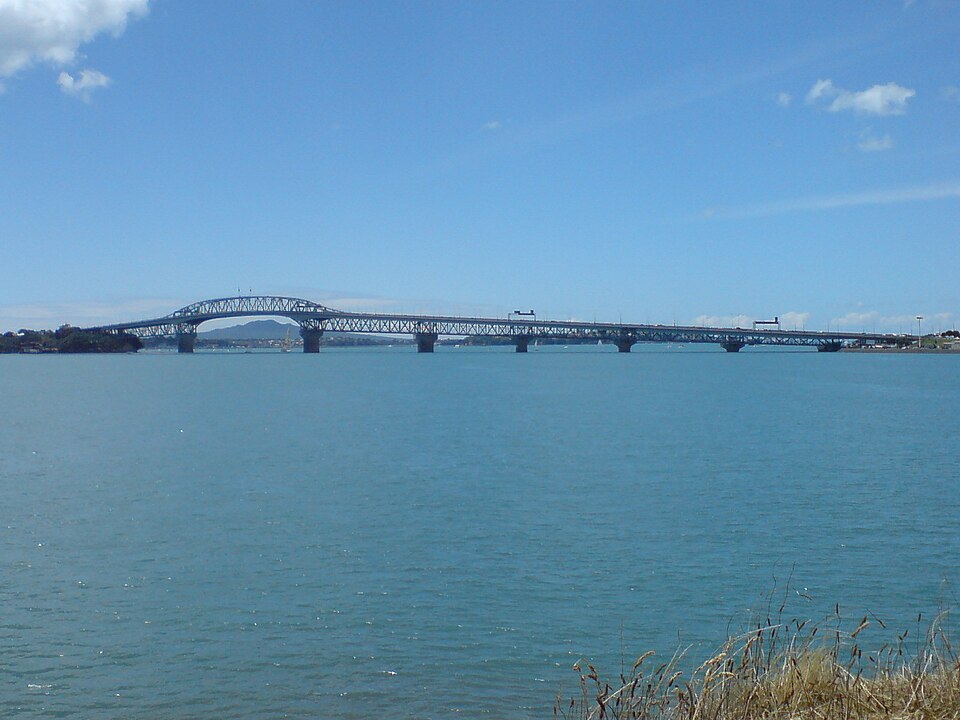 File:Auckland Harbour Bridge Watchman.jpg