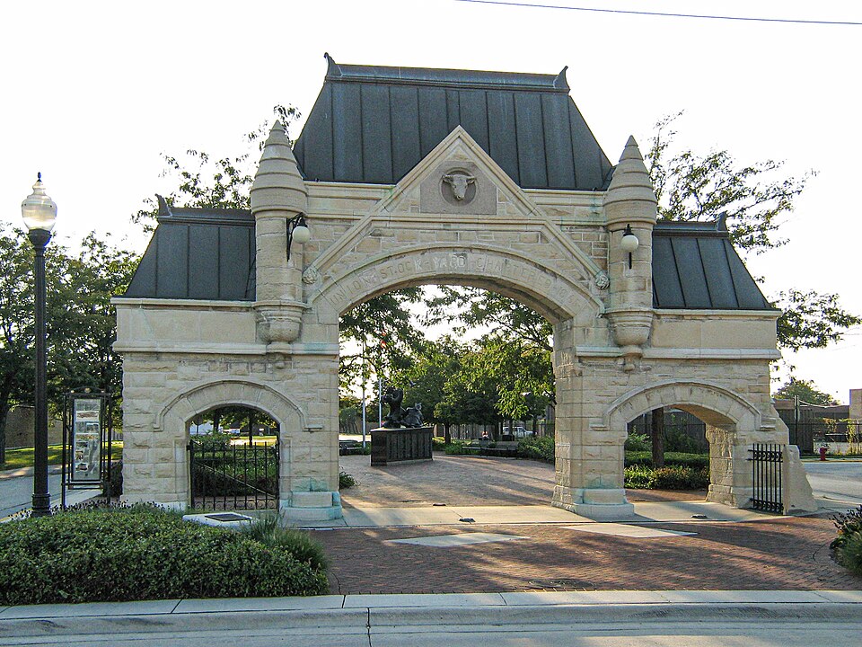 File:Chicago Union Stockyard Gate.jpg
