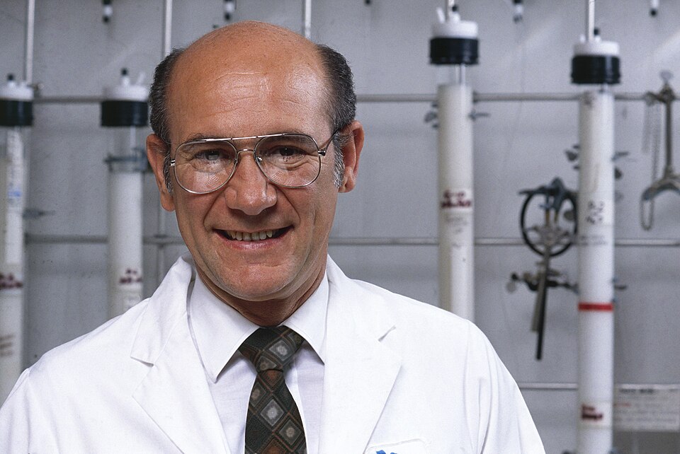 File:Dr Pedro Cuatrecasas Wellcome L0075219.jpg