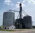 Grain elevator in Claremont
