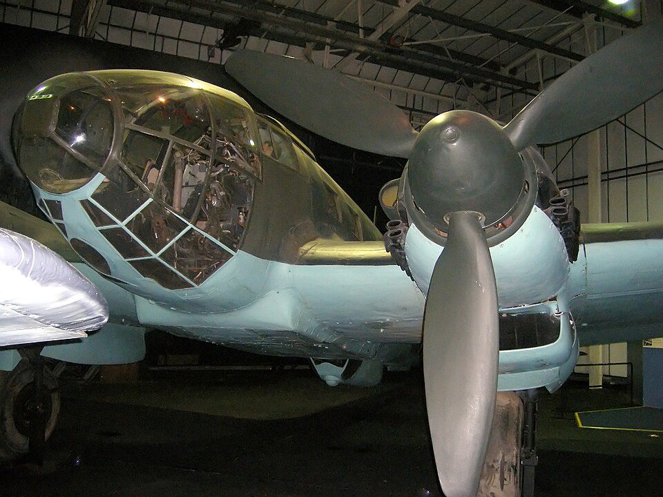 File:He1110986.JPG
