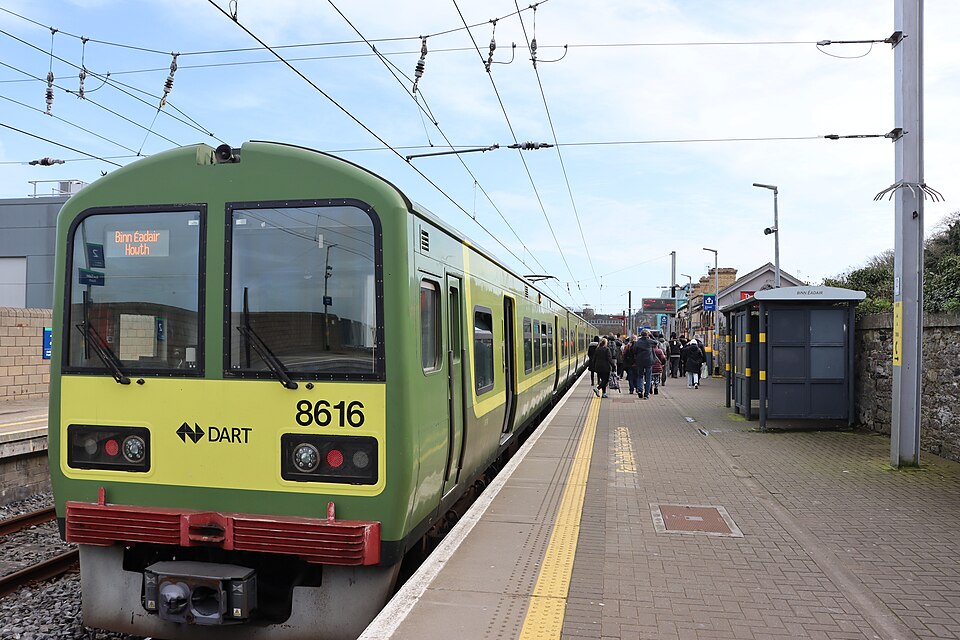 File:Howth train station.jpg