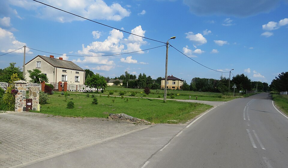 File:RADZIEJOWICE PARCEL 02.jpg