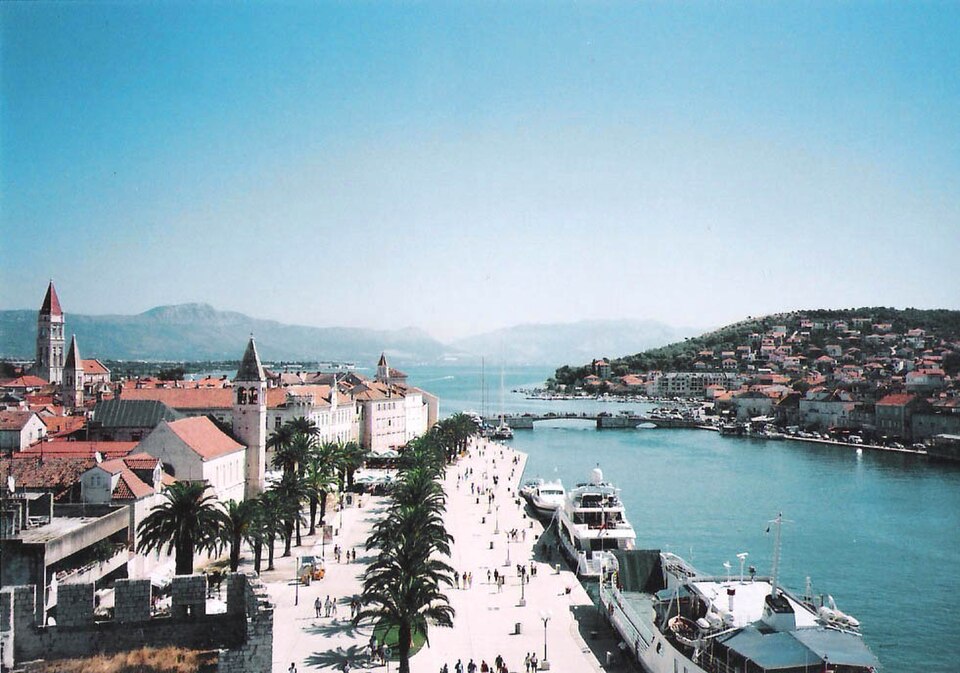File:Trogir 2004.jpg