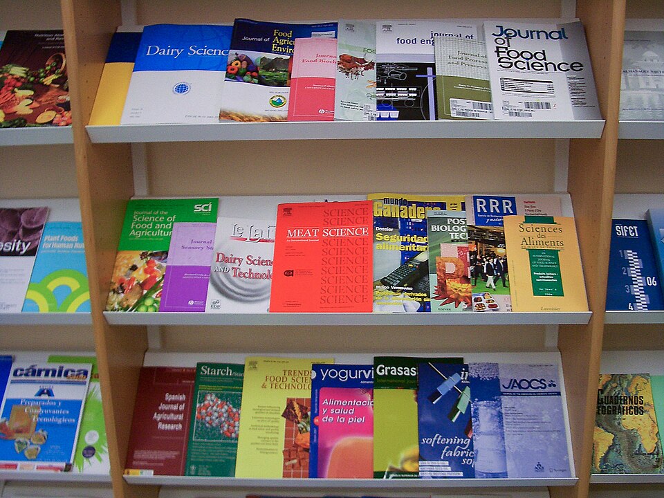 File:Vitoria-University-Library-food-science-journals-4489.jpg