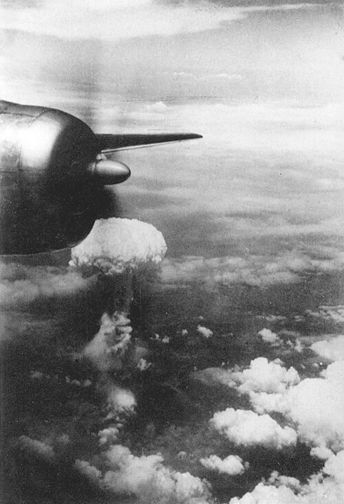 File:Atomic cloud over Nagasaki from B-29.jpg