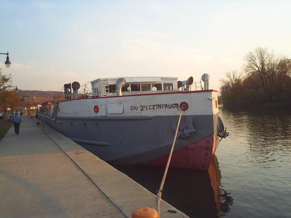 File:Day Peckinpaugh Closeup Nov 05.jpg