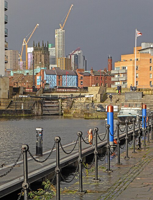 File:Leeds Dock - Flickr 2020.jpg