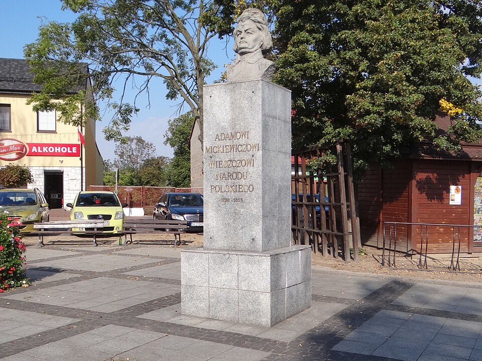 File:Mstów Mickiewicz.jpg