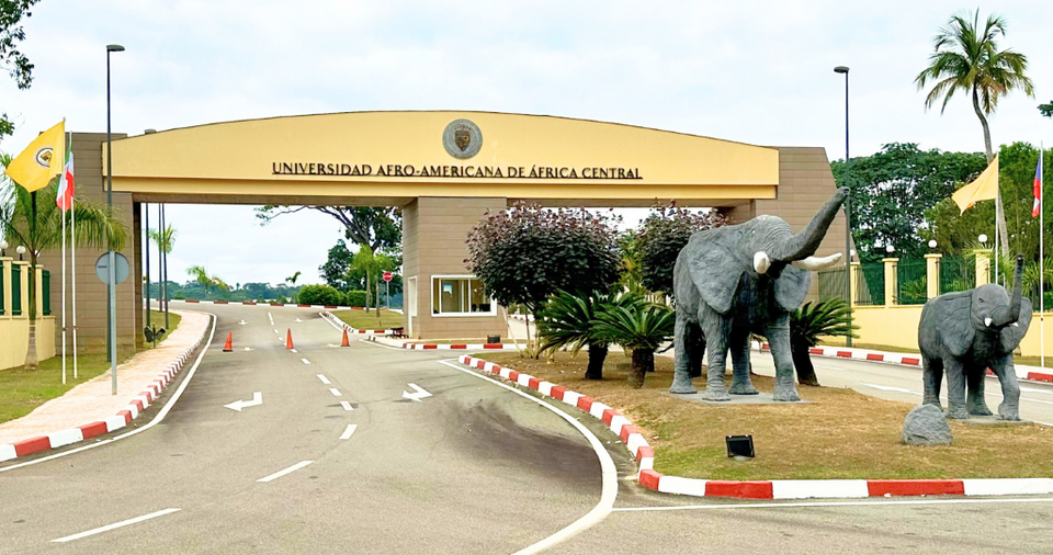 File:Universidad Afro-Americana de África Central (AAUCA).png
