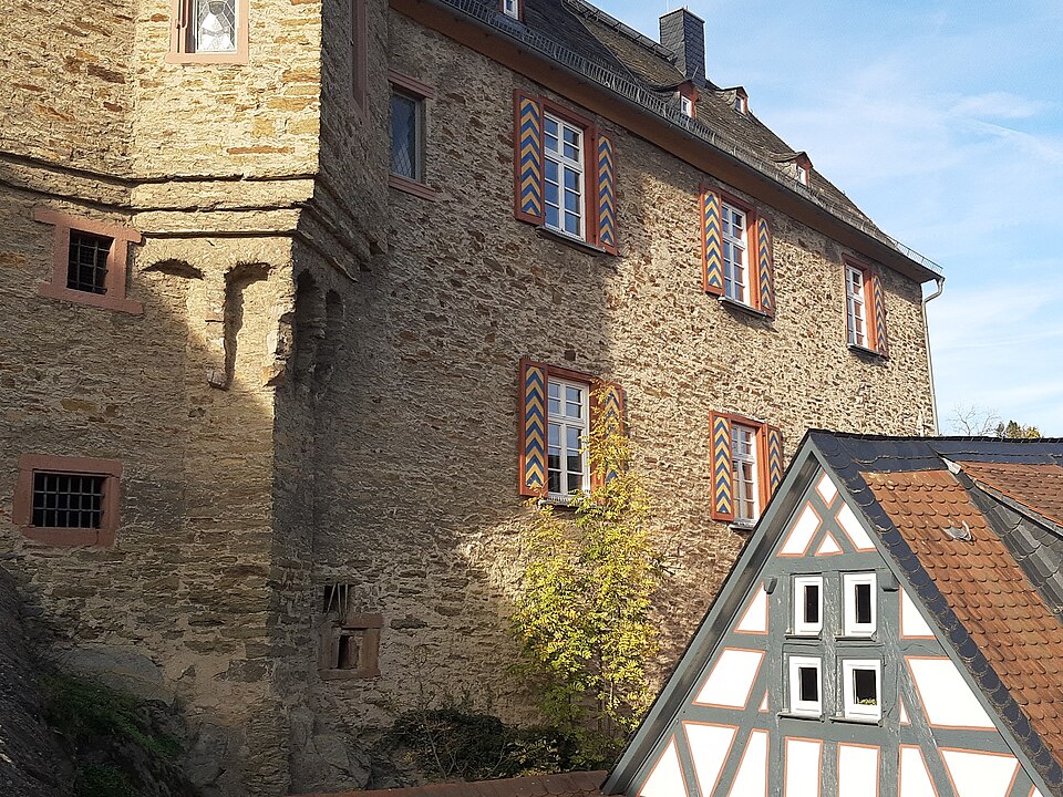 File:Burg Idstein.jpg